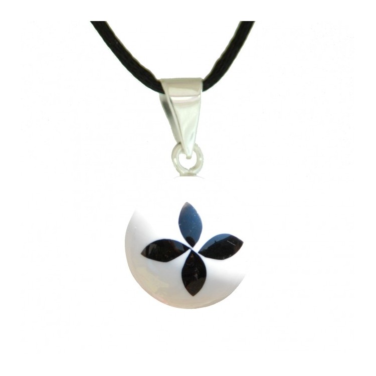 Bola fleur noir sur blanc Bola fleur noir sur blanc