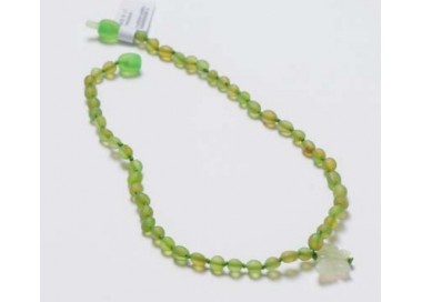 Collier d'ambre vert papillon