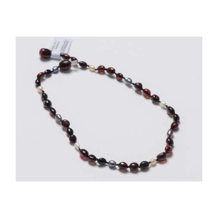 Collier d'ambre cherry, blanc et gris nacré